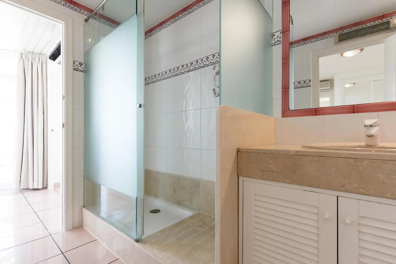 Uhc Center Apartments Salou