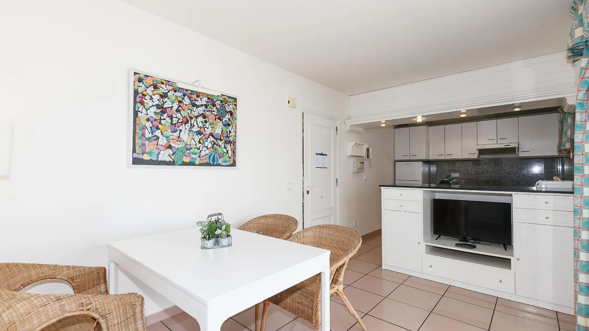 Uhc Center Apartments Salou