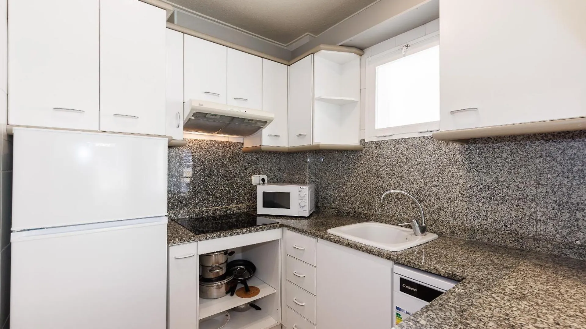 Uhc Center Apartments Salou