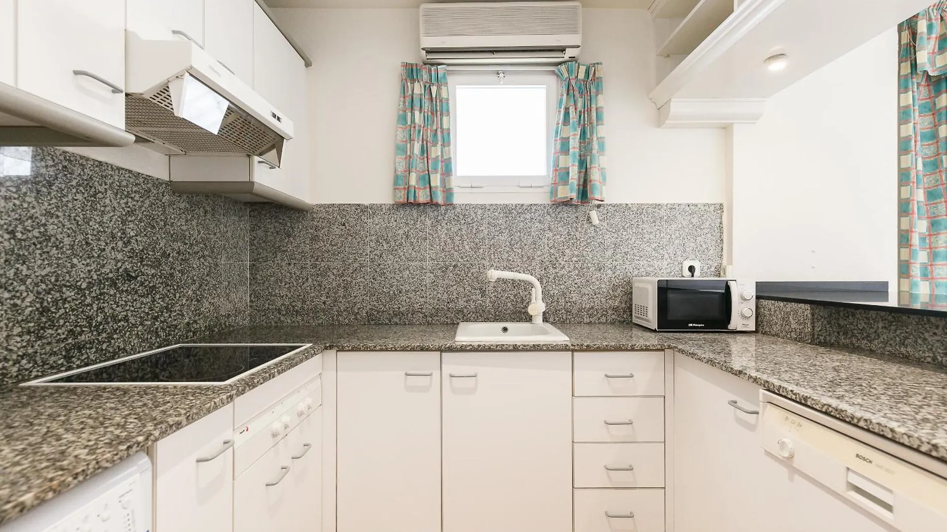Uhc Center Apartments Salou